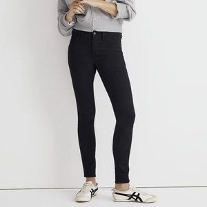 Mid-rise skinny jeans